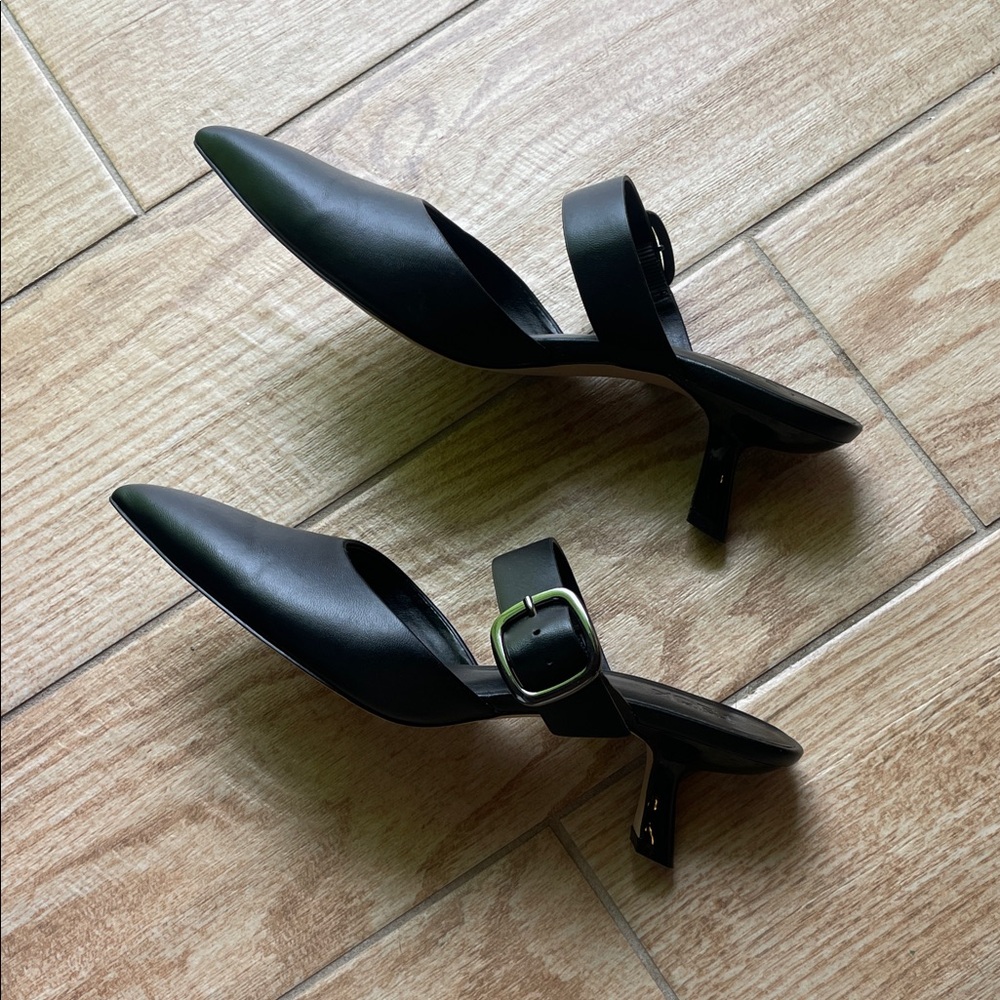 Chic Black Women's Heels with Strap - Picture 9 of 12